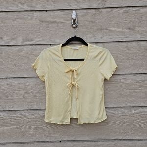 pinc light yellow ribbed shrug with two front ties medium
